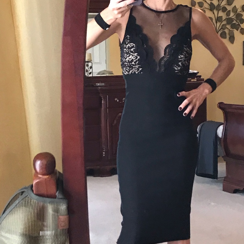 🌟NWT🌟Black Dress with Sheer and Lace Bodice - Picture 4 of 4